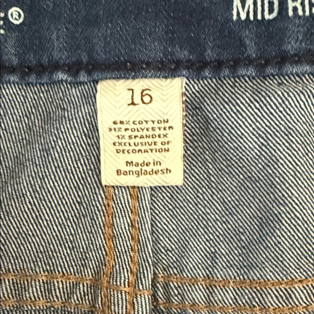 Sonoma Women's Denim Blue Bermuda Shorts Mid Rise - Picture 5 of 6